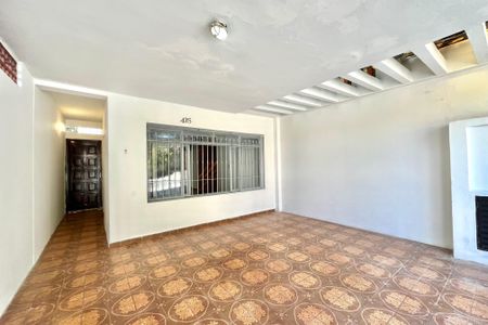 Casa à venda com 140m², 4 quartos e 2 vagas Casa à venda com 140m², 4 quartos e 2 vagasGaragem