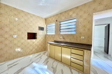 Casa à venda com 140m², 4 quartos e 2 vagas Casa à venda com 140m², 4 quartos e 2 vagasCozinha