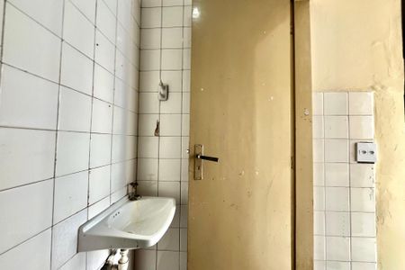 Casa à venda com 140m², 4 quartos e 2 vagas Casa à venda com 140m², 4 quartos e 2 vagasBanheiro de serviço