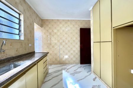 Casa à venda com 140m², 4 quartos e 2 vagas Casa à venda com 140m², 4 quartos e 2 vagasCozinha
