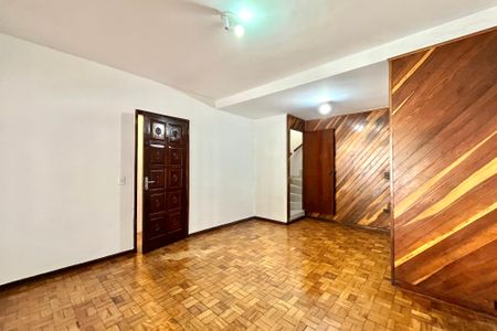 Sala de casa para alugar com 4 quartos, 140m² em Vila Campestre, São Paulo