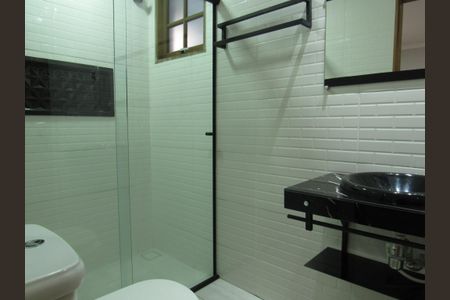 Casa à venda com 90m², 2 quartos e 2 vagasBanheiro da Suíte 