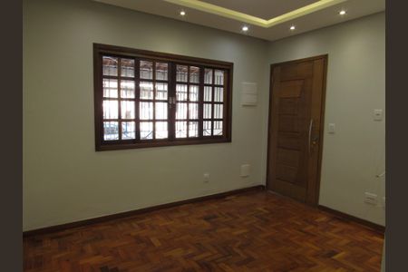 Casa à venda com 90m², 2 quartos e 2 vagasSala
