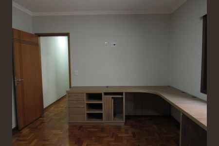 Casa à venda com 90m², 2 quartos e 2 vagasSuíte