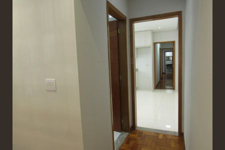 Casa à venda com 90m², 2 quartos e 2 vagasSala