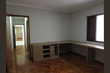 Casa à venda com 90m², 2 quartos e 2 vagasSuíte
