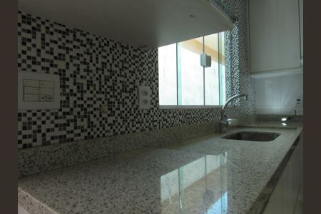 Casa à venda com 90m², 2 quartos e 2 vagasCozinha