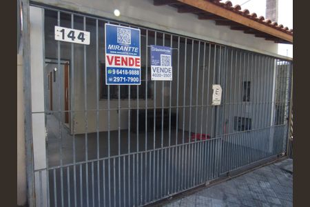 Casa à venda com 90m², 2 quartos e 2 vagasFachada