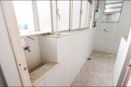 Apartamento à venda com 70m², 2 quartos e 1 vagaÁrea de Serviço