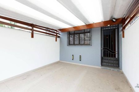 Casa à venda com 3 quartos, 206m² em Vila Nair, São Paulo