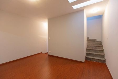 Casa à venda com 3 quartos, 206m² em Vila Nair, São Paulo