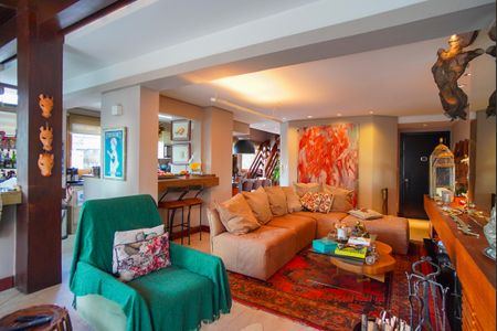 Apartamento à venda com 219m², 4 quartos e 2 vagasSala