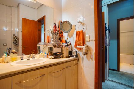 Apartamento à venda com 219m², 4 quartos e 2 vagasBanheiro da Suíte 3