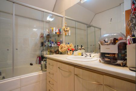 Apartamento à venda com 219m², 4 quartos e 2 vagasBanheiro da Suíte 3