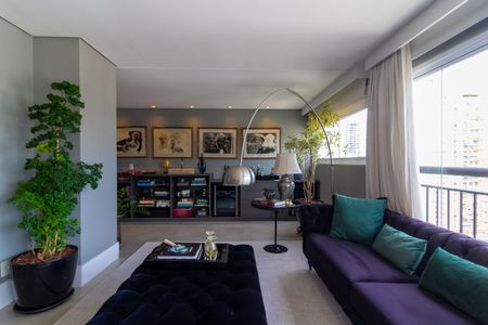 Sala de Estar de apartamento à venda com 4 quartos, 213m² em Santo Amaro, São Paulo