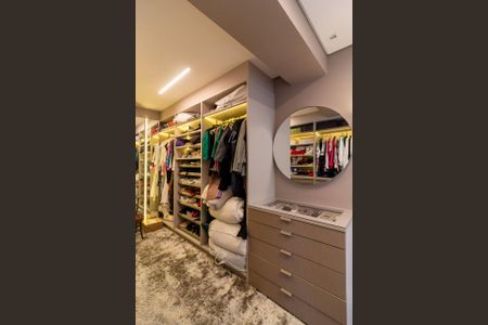 Apartamento à venda com 213m², 4 quartos e 4 vagasCloset da suíte