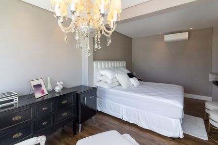 Apartamento à venda com 213m², 4 quartos e 4 vagasVaranda da Suíte 1