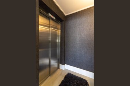 Apartamento à venda com 213m², 4 quartos e 4 vagasHall de entrada