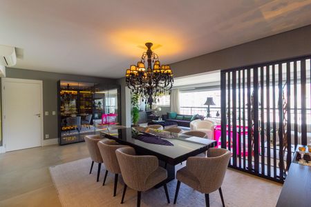 Apartamento à venda com 213m², 4 quartos e 4 vagasSala de Jantar