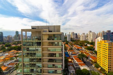 Apartamento à venda com 213m², 4 quartos e 4 vagasVista da Suíte 2