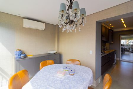 Apartamento à venda com 213m², 4 quartos e 4 vagasCopa