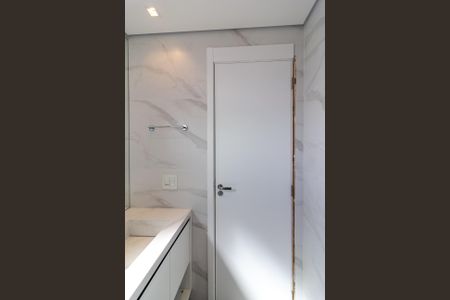 Apartamento à venda com 213m², 4 quartos e 4 vagasBanheiro da Suíte 2