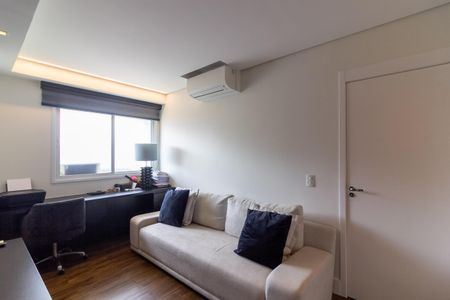 Apartamento à venda com 213m², 4 quartos e 4 vagasEscritório