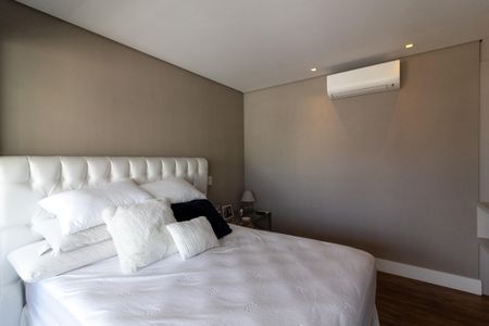 Apartamento à venda com 213m², 4 quartos e 4 vagasSuíte 1