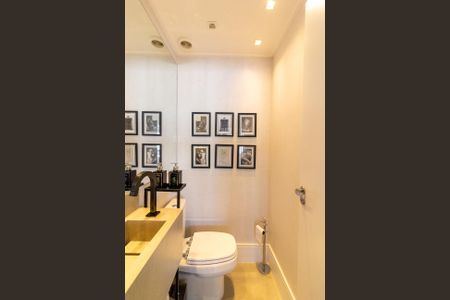 Apartamento à venda com 213m², 4 quartos e 4 vagasLavabo da Sala de Jantar