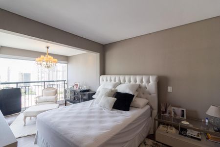 Apartamento à venda com 213m², 4 quartos e 4 vagasSuíte 1