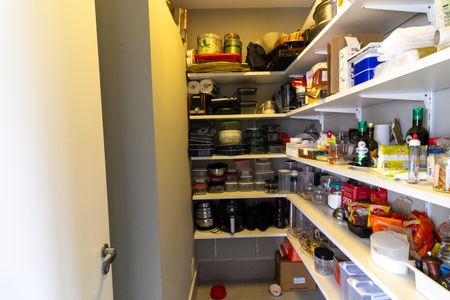 Apartamento à venda com 213m², 4 quartos e 4 vagasDespensa