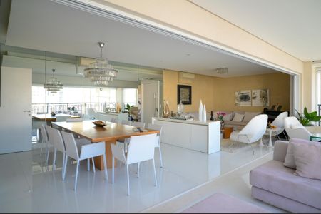 Apartamento à venda com 280m², 3 quartos e 4 vagasSala