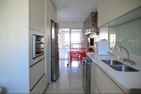 Apartamento à venda com 280m², 3 quartos e 4 vagasCozinha