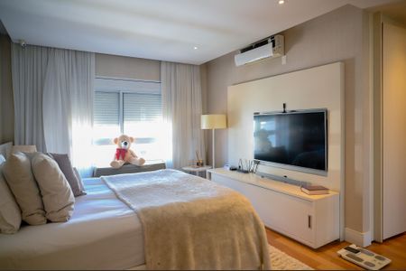 Apartamento à venda com 280m², 3 quartos e 4 vagasQuarto 3 - Suite