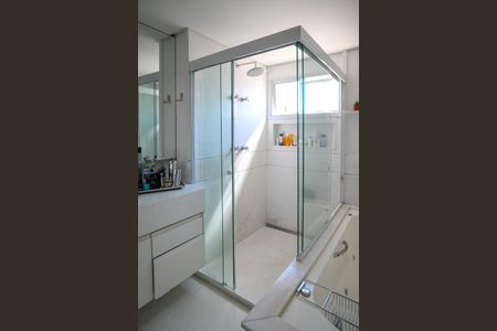 Apartamento à venda com 280m², 3 quartos e 4 vagasBanheiro Quarto 3 - Suite