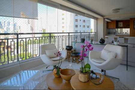 Apartamento à venda com 280m², 3 quartos e 4 vagasVaranda Integrada