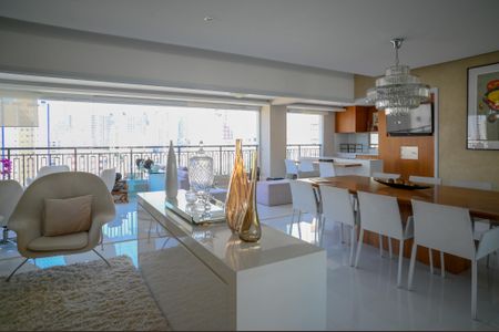 Apartamento à venda com 280m², 3 quartos e 4 vagasSala