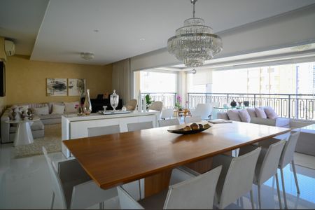 Apartamento à venda com 280m², 3 quartos e 4 vagasSala