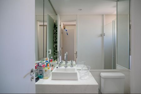 Apartamento à venda com 280m², 3 quartos e 4 vagasBanheiro Quarto 2 - Suite