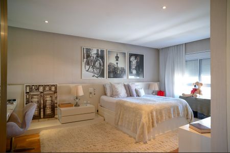 Apartamento à venda com 280m², 3 quartos e 4 vagasQuarto 3 - Suite