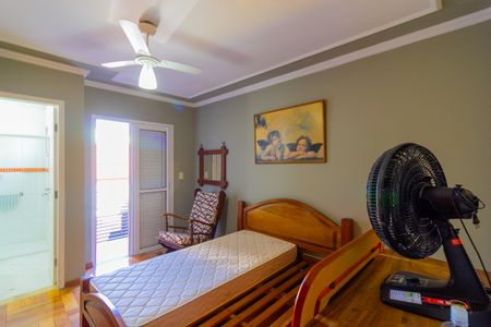 Casa à venda com 122m², 3 quartos e 2 vagasSuíte