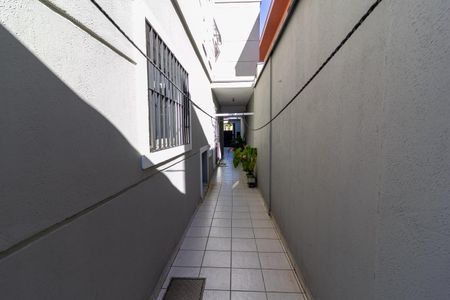 Casa à venda com 122m², 3 quartos e 2 vagasCorredor - Acesso a Garagem