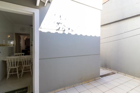 Casa à venda com 122m², 3 quartos e 2 vagasQuintal
