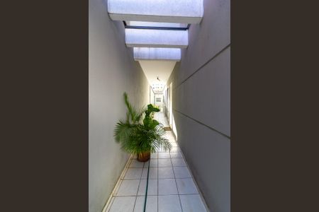 Casa à venda com 122m², 3 quartos e 2 vagasCorredor - Acesso a Garagem