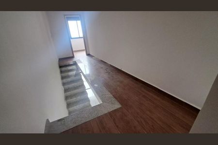 Casa à venda com 3 quartos, 210m² em Vila Santa Isabel, São Paulo