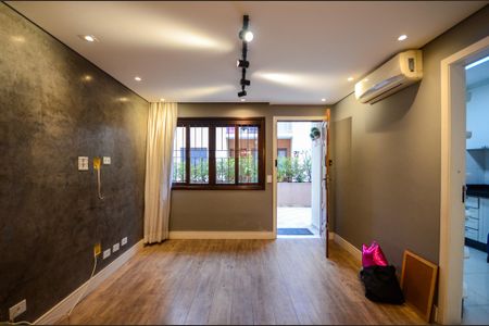 Sala de casa de condomínio à venda com 2 quartos, 89m² em Jardim Peri, São Paulo