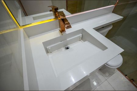 Casa de condomínio à venda com 89m², 2 quartos e 2 vagasBanheiro