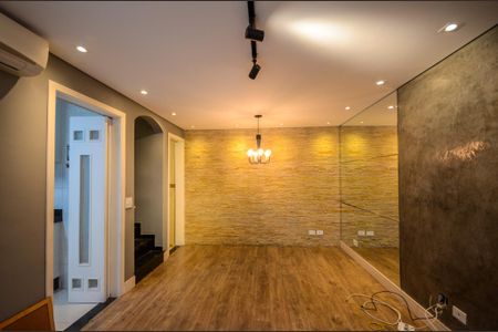 Casa de condomínio à venda com 89m², 2 quartos e 2 vagasSala