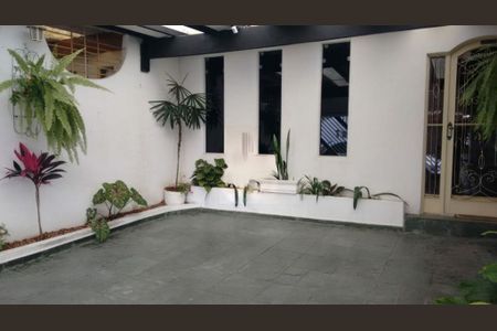 Casa à venda com 195m², 3 quartos e 2 vagas Casa à venda com 195m², 3 quartos e 2 vagasGaragem