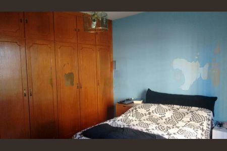 Casa à venda com 195m², 3 quartos e 2 vagas Casa à venda com 195m², 3 quartos e 2 vagasQuarto